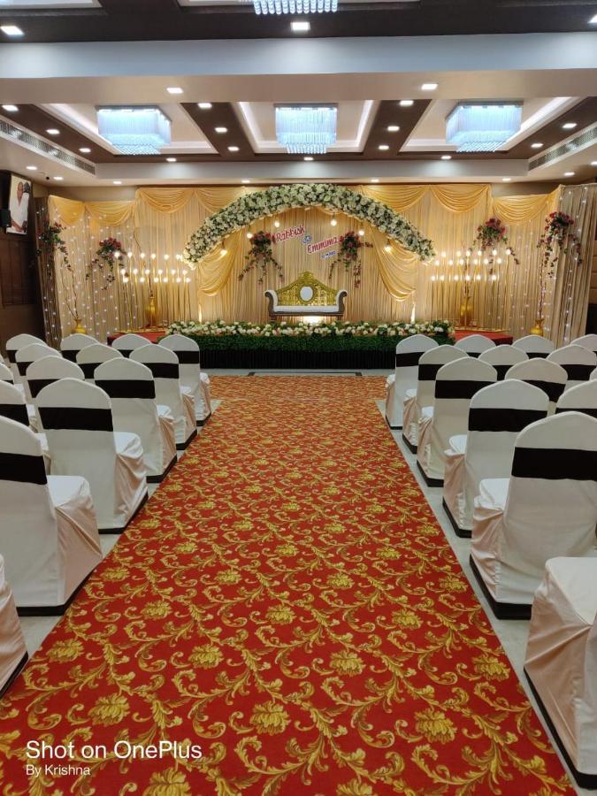 Sri Ram Hotel Tirunelveli Buitenkant foto