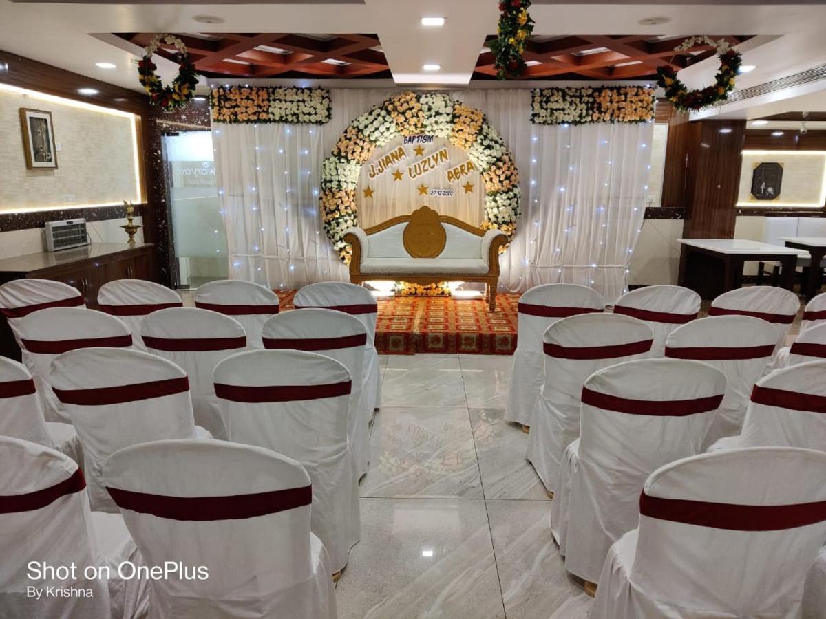 Sri Ram Hotel Tirunelveli Buitenkant foto
