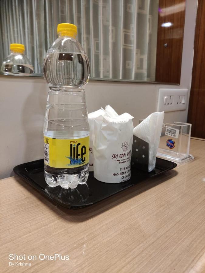 Sri Ram Hotel Tirunelveli Buitenkant foto
