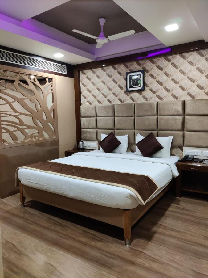 Sri Ram Hotel Tirunelveli Buitenkant foto